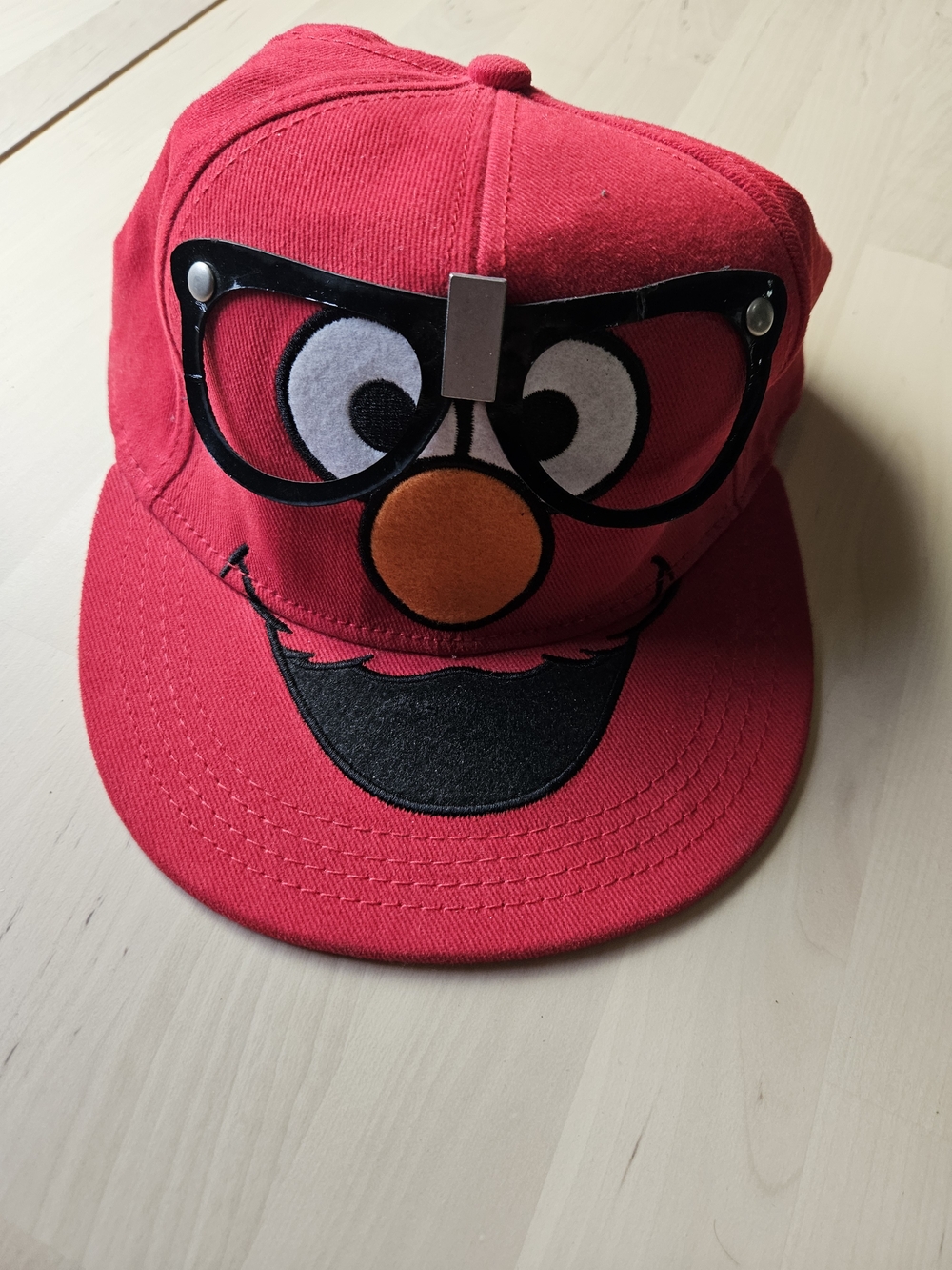 *Flawed* NWOT Sesame Street Elmo Nerd Glasses Hat Tek Flex Red Cap OSFM